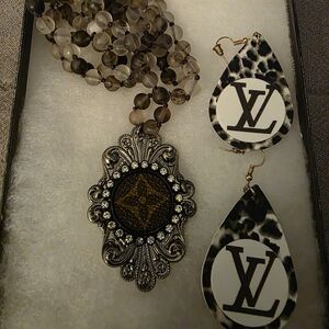 Elegant Silver and Black Jewelry Set